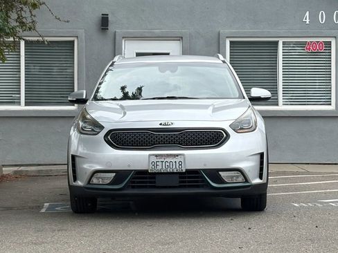Used 2018 Kia Niro EX Premium image 2