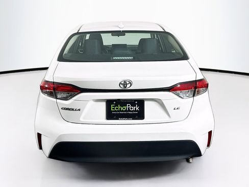 Used 2024 Toyota Corolla LE image 7
