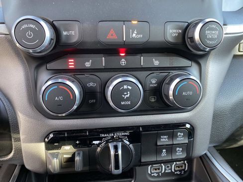 Used 2023 RAM 1500 Big Horn image 12