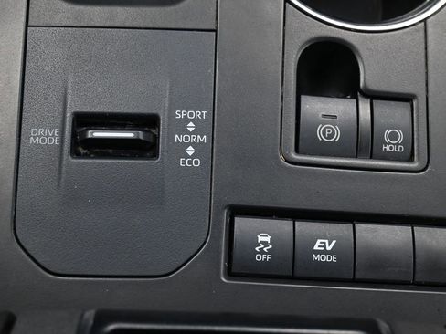 Certified 2021 Toyota Highlander LE image 26