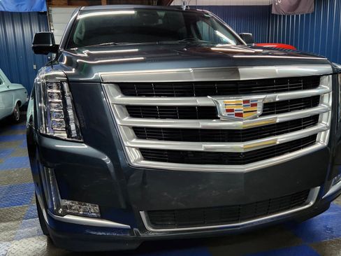 Used 2020 Cadillac Escalade Luxury image 59