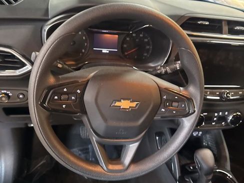 Used 2023 Chevrolet TrailBlazer LT w/ Convenience Package AWD/4WD image 10
