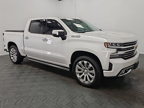 Used 2021 Chevrolet Silverado 1500 High Country w/ Technology Package image 2