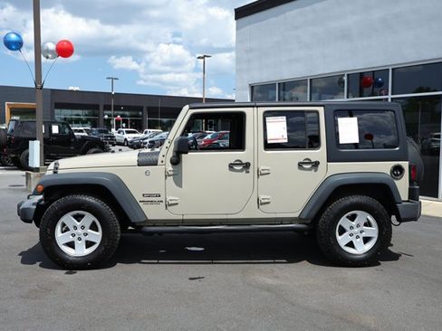 Used 2017 Jeep Wrangler Unlimited Sport w/ Quick Order Package 24S AWD/4WD image 9