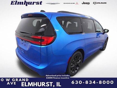 New 2026 Chrysler Pacifica Select w/ S Appearance Package image 6