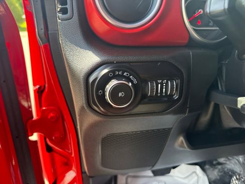 Used 2020 Jeep Wrangler Unlimited Rubicon AWD/4WD image 17
