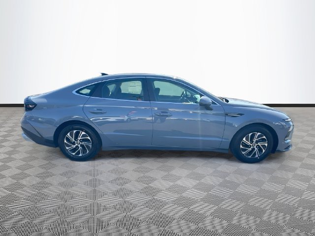 New 2027 Hyundai Sonata Blue FWD image 8
