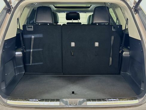 Used 2025 Toyota Grand Highlander FWD image 25