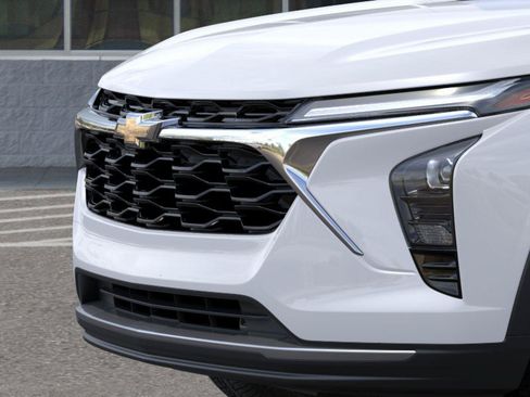 New 2026 Chevrolet Trax LT w/ Driver Confidence Package FWD image 13