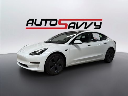 Used 2023 Tesla Model 3 Standard Range RWD image 1