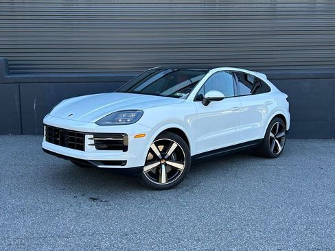 Certified 2025 Porsche Cayenne Coupe image 6