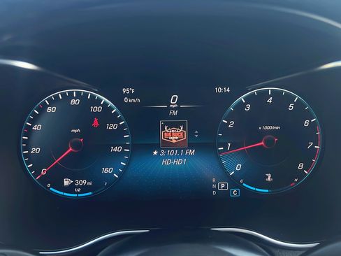 Used 2021 Mercedes-Benz GLC 300 4MATIC Coupe image 31