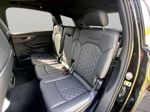 New 2026 Audi SQ7 Premium Plus AWD/4WD image 9