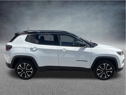 Used 2022 Jeep Compass Limited w/ Sun and Sound Group AWD/4WD image 7