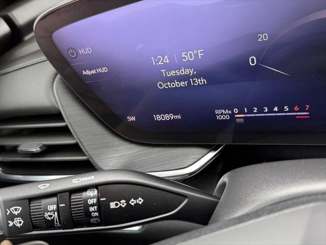 Used 2025 Buick Envision Preferred AWD/4WD image 17