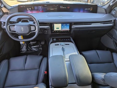 New 2026 Lincoln Navigator Reserve w/ Jet Appearance Package image 5