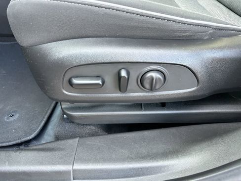 Used 2021 Chevrolet TrailBlazer LT w/ Convenience Package image 22