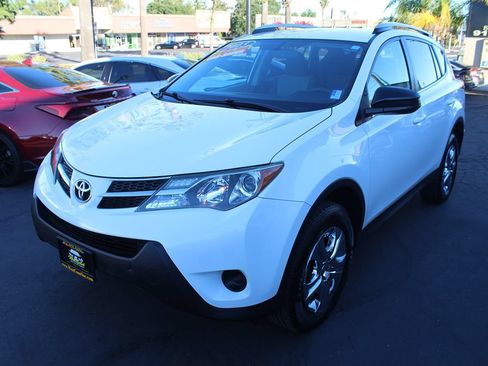 Used 2013 Toyota RAV4 LE AWD/4WD image 4