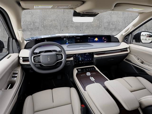 New 2027 Lincoln Navigator Reserve w/ Jet Appearance Package AWD/4WD image 9