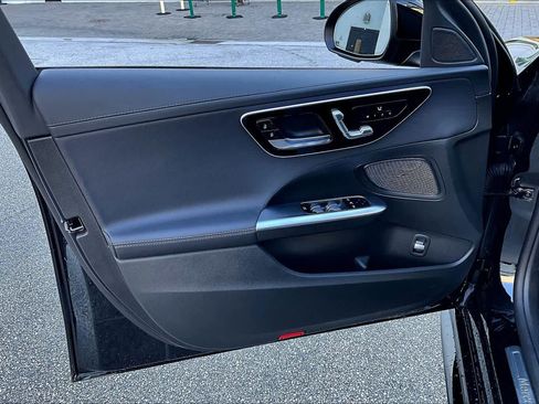 Used 2025 Mercedes-Benz C 300 4MATIC Sedan image 20