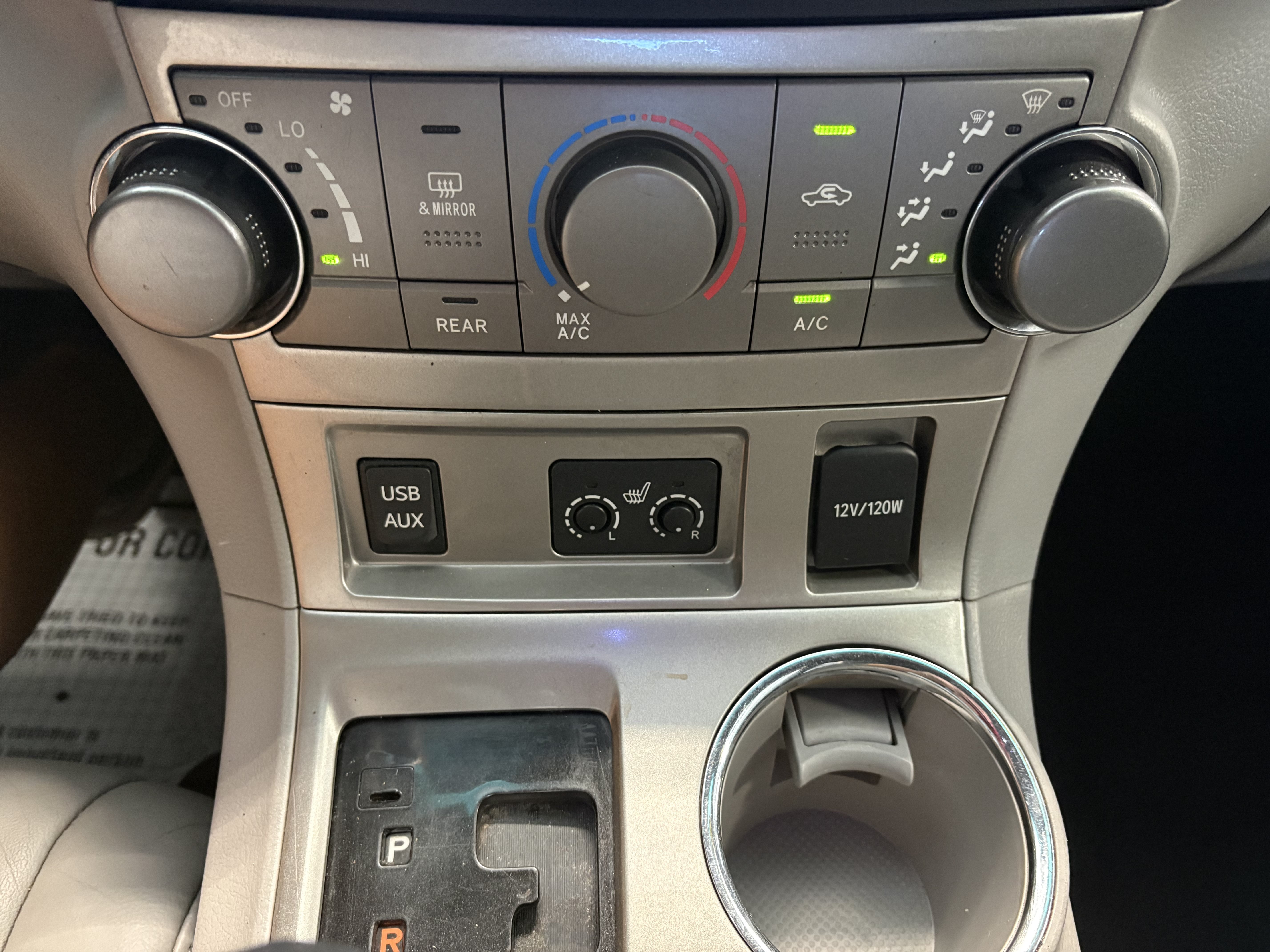 Used 2013 Toyota Highlander SE FWD image 16
