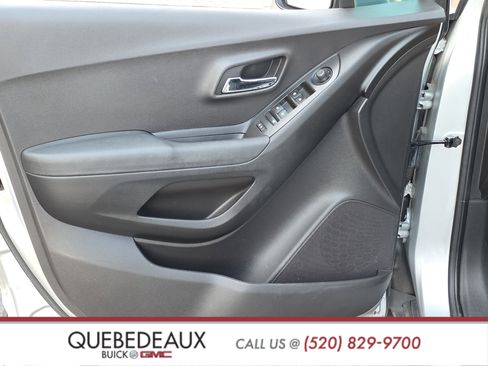 Used 2017 Chevrolet Trax LS FWD image 9