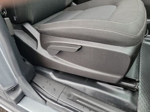 Used 2022 Chevrolet Colorado LT w/ Fleet Safety Package image 21