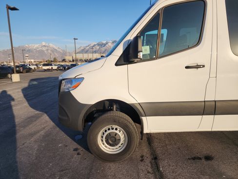 New 2025 Mercedes-Benz Sprinter 2500 image 9