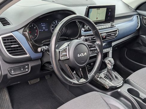 Used 2023 Kia Seltos S w/ Navigation Package FWD image 14