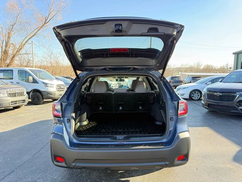 Used 2025 Subaru Outback Premium w/ Popular Package #1A AWD/4WD image 31
