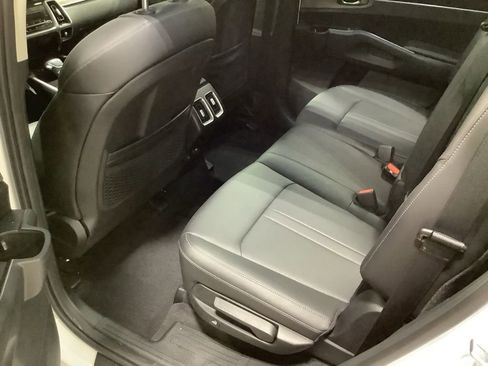 Certified 2023 Kia Sorento S w/ Panoramic Sunroof Package image 21