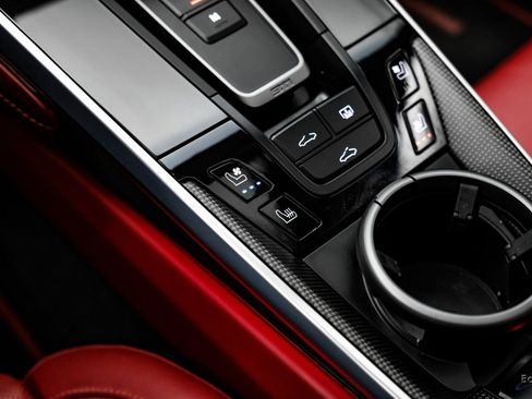 Used 2021 Porsche 911 Turbo S image 67