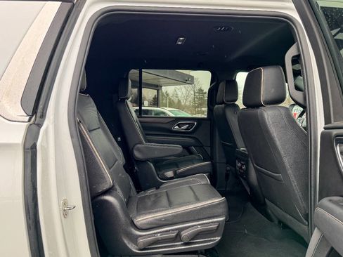 Used 2023 Chevrolet Suburban Premier image 15