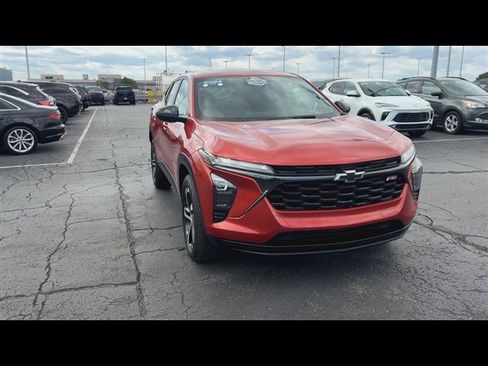 Used 2024 Chevrolet Trax RS w/ Driver Confidence Package FWD image 3