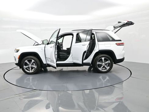 New 2025 Jeep Grand Cherokee Limited 4xe w/ Luxury Tech Group II AWD/4WD image 31