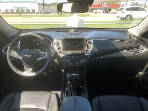 Used 2024 Chevrolet Malibu LT FWD image 9