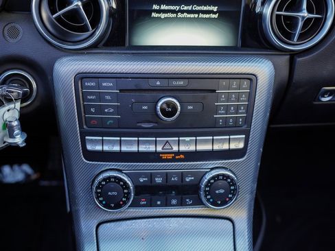 Used 2019 Mercedes-Benz SLC 300 image 32