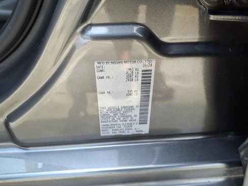 Used 2025 Nissan Altima 2.5 SV FWD image 31