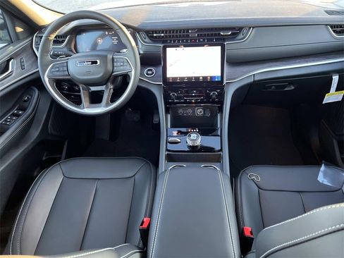 New 2025 Jeep Grand Cherokee L Limited w/ Black Appearance Package image 10