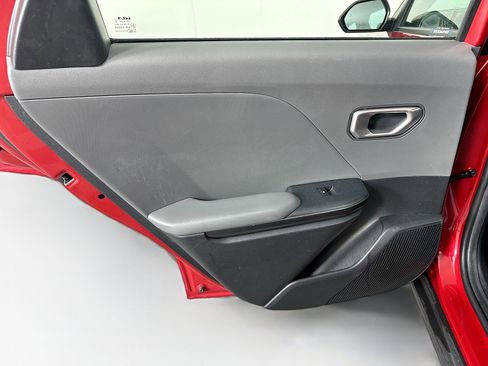 Used 2025 Kia K4 LXS image 25