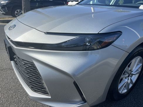 Used 2025 Toyota Camry LE image 6