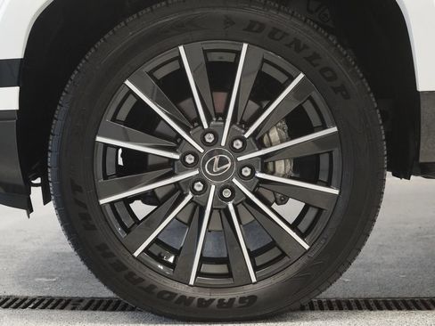 Used 2025 Lexus GX 550 w/ Accessory Package (2T) AWD/4WD image 8