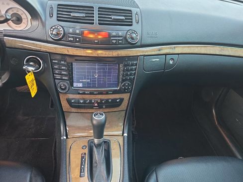 Used 2008 Mercedes-Benz E 350 Sedan image 17