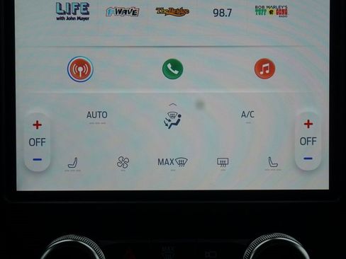 Used 2023 Ford Edge SEL image 12