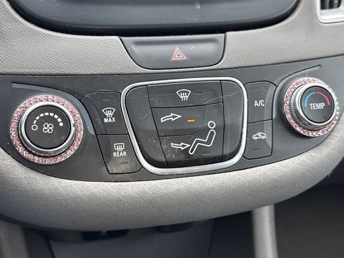 Used 2016 Chevrolet Malibu L image 11