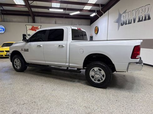 Used 2018 RAM 2500 SLT AWD/4WD image 4