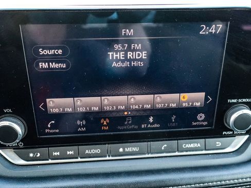 Used 2024 Nissan Rogue SV image 31