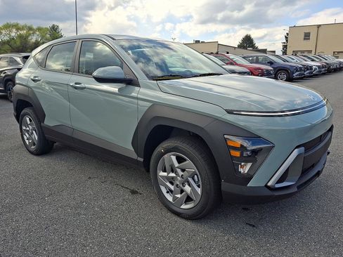 New 2026 Hyundai Kona SE image 2