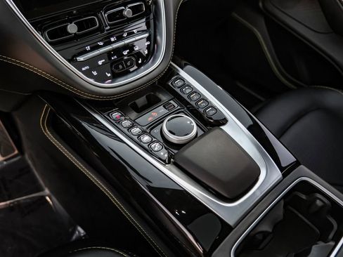 Used 2021 Aston Martin DBX image 24