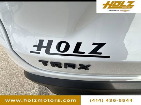 Certified 2024 Chevrolet Trax RS w/ Driver Confidence Package FWD image 28